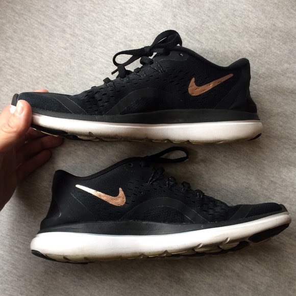 ✖️SOLD✖️Nike’s - Picture 2 of 8